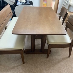 商談中　ダイニングテーブル　大塚家具　食卓テーブルの画像