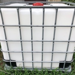 入荷次第再投稿致します！ 貯水タンク　鉄枠付き　確認後の取り引きOK