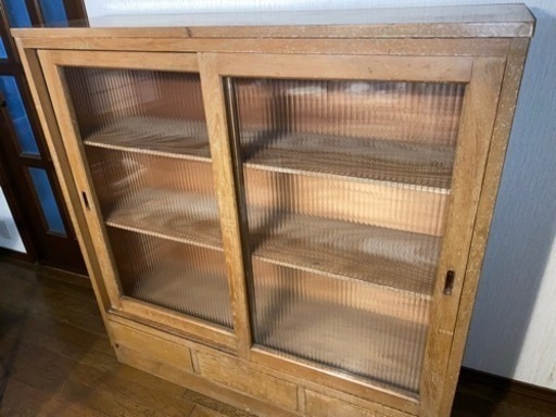レトロな水屋　昭和　波板ガラス　食器棚　アンティーク