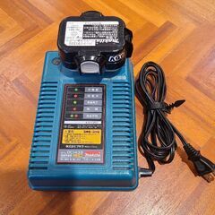 makita マキタ 充電式インパクトドライバー バッテリー2コ付き モデル6990Dの画像
