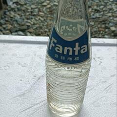 Fanta空ビンの画像
