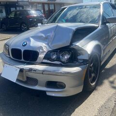 BMW 320I 事故車