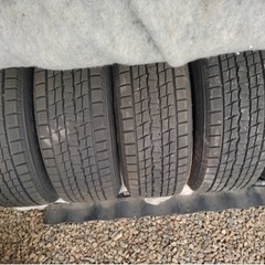 スタッドレスタイヤホイール4本セット 225/65R17の画像