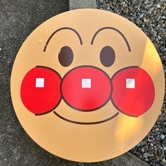 アンパンマンテーブルの顔