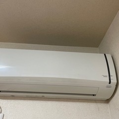 6畳用エアコン　冷房のみ　新品同様　設置したのみ　残り1台