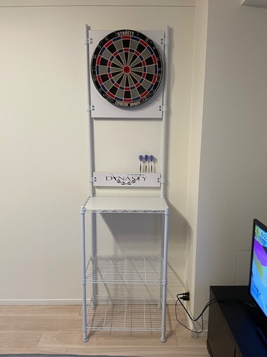 ダーツボード　ダーツの矢