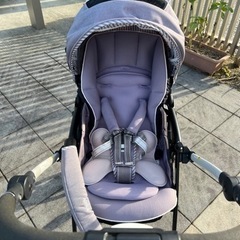アップリカのベビーカーの画像