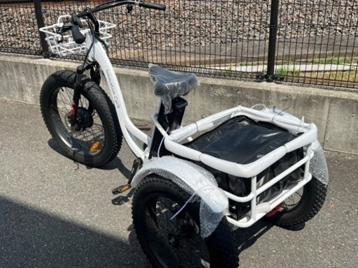 電動アシスト付き３輪自転車　予備大型バッテリー付き