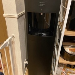 ウォーターサーバー　FRECIOUS Slat 