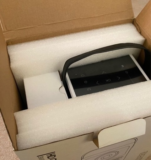 新品　小型プロジェクター　家庭用　フルハイビジョン　スピーカー内蔵　
