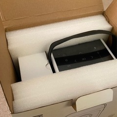 新品　小型プロジェクター　家庭用　フルハイビジョン　スピーカー内蔵　の画像