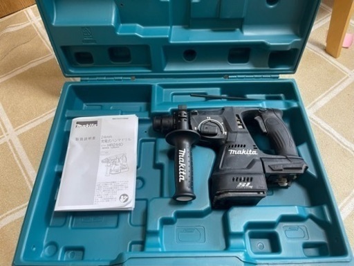 マキタHR244 本体とケース