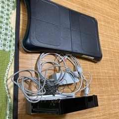 ジャンク品　Wii クロ　Wiifitボードあり　あげますの画像