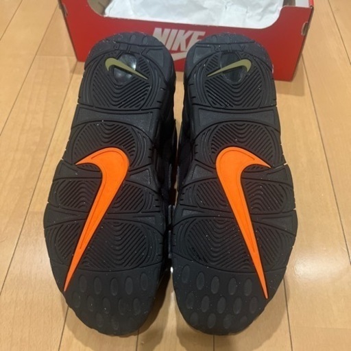 NIKE モアテン