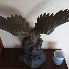 インテリア　骨董　置物　鷹の画像