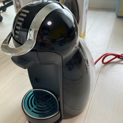 【美品】ネスカフェ　ドルチェ　グスト　コーヒーメーカー（箱付き）の画像