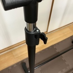 ハンガーラックキャスター付きの画像