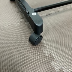 ハンガーラックキャスター付きの画像