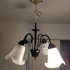 照明器具　シャンデリア4灯の画像