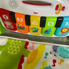 フィッシャープライス(fisher price) あんよでキック! バイリンガル・ピアノジム 【0カ月~】の画像