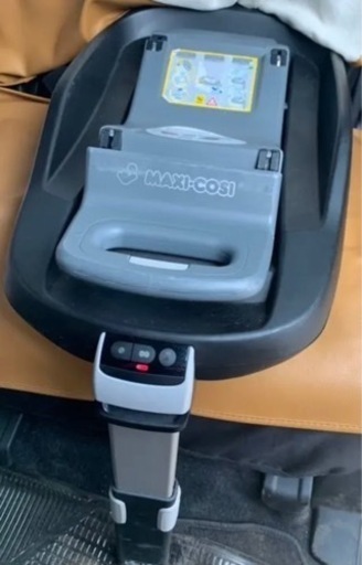 マキシコシ、クイニーザップ 、チャイルドシート、アダプターもセットですぐに使えます
