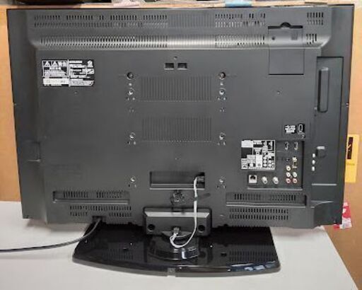 値下げ 録画対応USB 2tunerすぐ見れる 32型 首振り機能 近隣配送無料 11年製 ゲーム モニタ代用