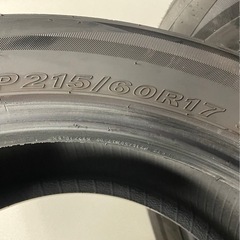 中古タイヤ（215/60R17 96H 17）の画像