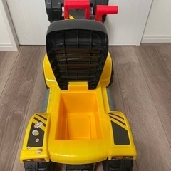 乗用玩具　ブルドーザー　足こぎ　8月中にの画像