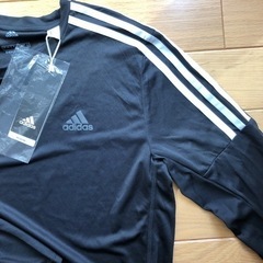 値下‼️タグ付！ adidas 長袖シャツ 黒Sの画像