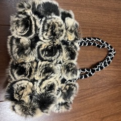 ネックレス付きラビットファーストール、バックの画像