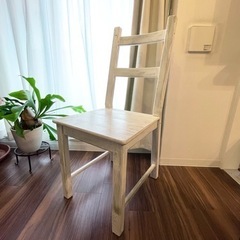 【お取引中】IKEA ダイニングチェア クラッキング加工 ホワイ...