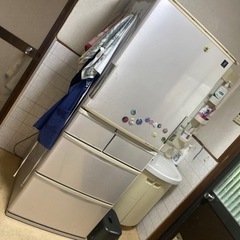 シャープ冷蔵庫の画像