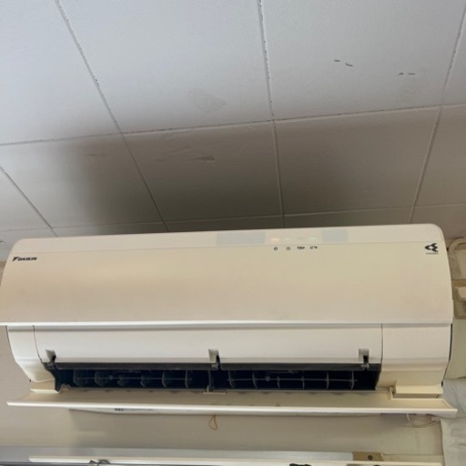 エアコン8畳用　DAIKIN  9/14〜17受け渡し　税抜で17万程のエアコンです。