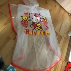 【新品】🎀HelloKitty　レインポンチョ＆セーフティピンの画像
