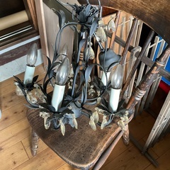 アンティーク風の小さなシャンデリア