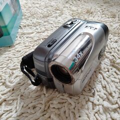 デジタルビデオカメラ光学34倍ズームGRーDA30の画像