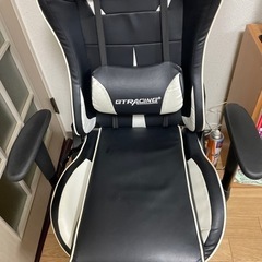 ゲーミングチェアの画像
