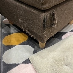 【無料で差し上げます】3人掛け オットマン付きカウチソファ ブラウンの画像