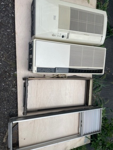 窓用エアコン2台
