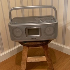 貴重なカセットプレーヤー付きCDプレーヤーです🌟