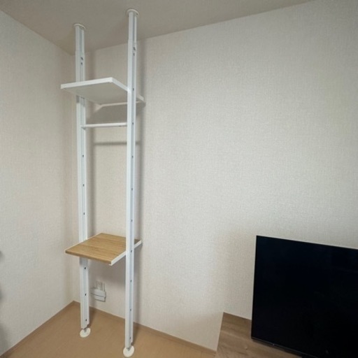 IKEA  ELVARLI 突っ張りタイプの収納家具　シェルフ