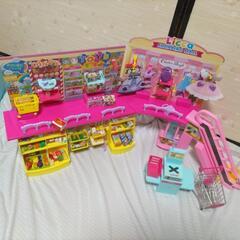 セルフレジでピッ！大きなショッピングモール
