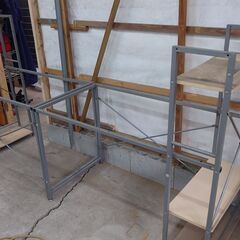 作業台にいかがですか？　パソコンデスク２個・DIYの画像