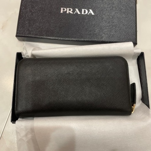 売り切れ　激安超美品　早い者勝ち　PRADAプラダ　ラウンドファスナー型長財布