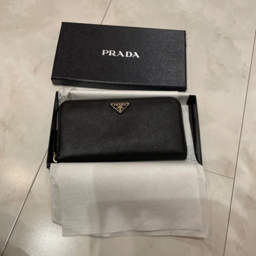 売り切れ　激安超美品　早い者勝ち　PRADAプラダ　ラウンドファスナー型長財布
