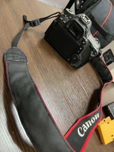 Canon EOS 70D デジタル一眼　美品　おまけ付き