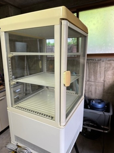冷蔵ショーケース4面ガラス２枚ドア