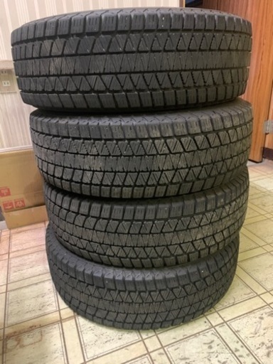 ブリジストン　ブリザック　DM-V3 215/70R16