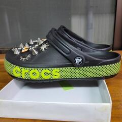 クロックス　crocs　サンダル　ジビッツ付き　26㎝　美品(ほぼ未使用)の画像