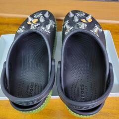 クロックス　crocs　サンダル　ジビッツ付き　26㎝　美品(ほぼ未使用)の画像